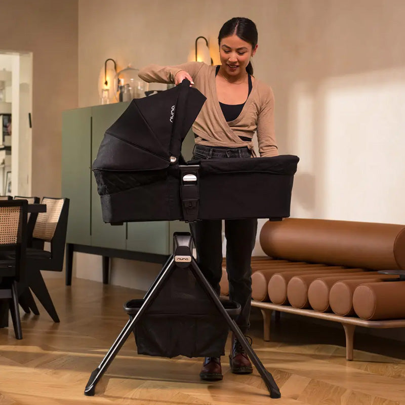 Nuna Mixx Bassinet + Stand