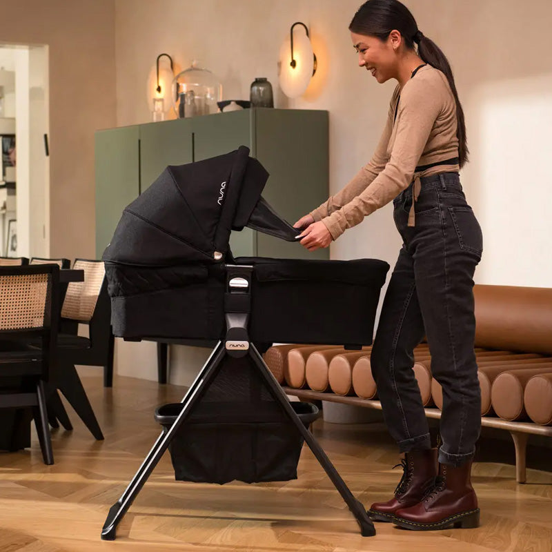Nuna Mixx Bassinet + Stand