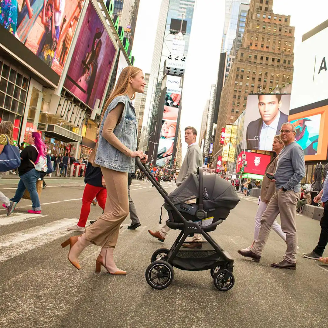 Nuna TRIV next + PIPA urbn Travel System