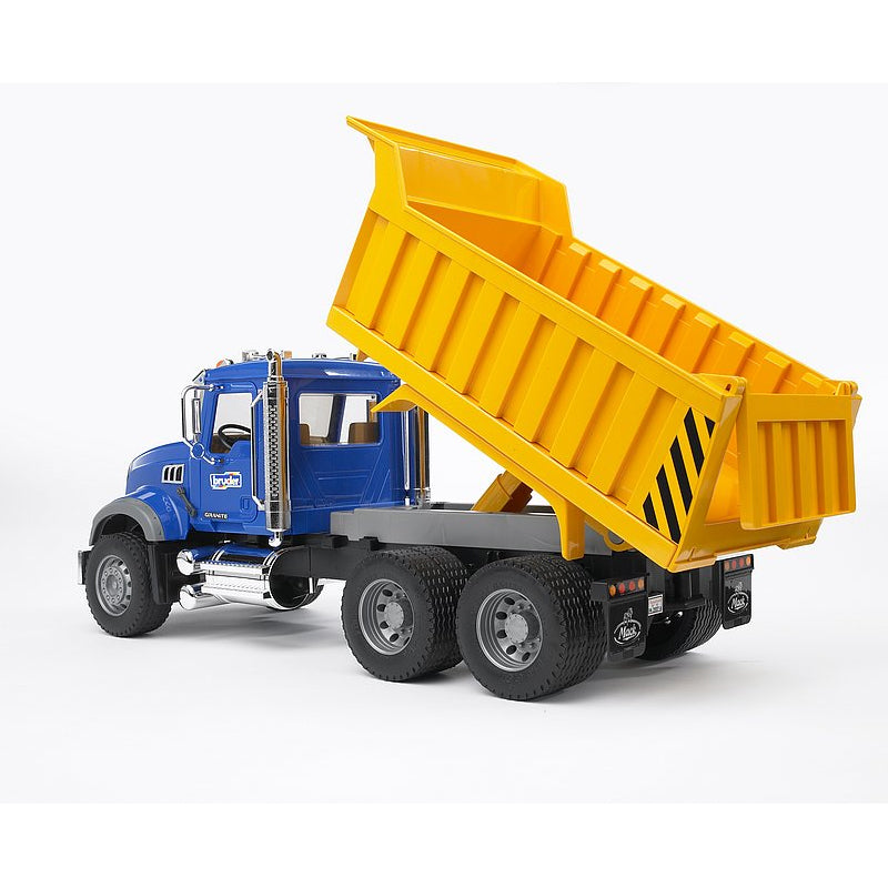 Bruder 02815 MACK Granite Dump Truck