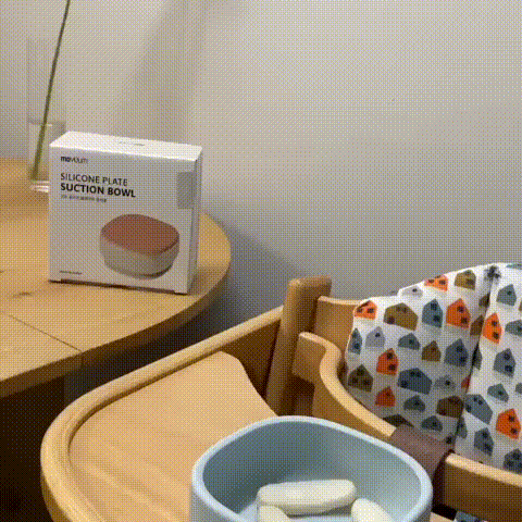 Moyuum Silicone Suction Bowl with Lid
